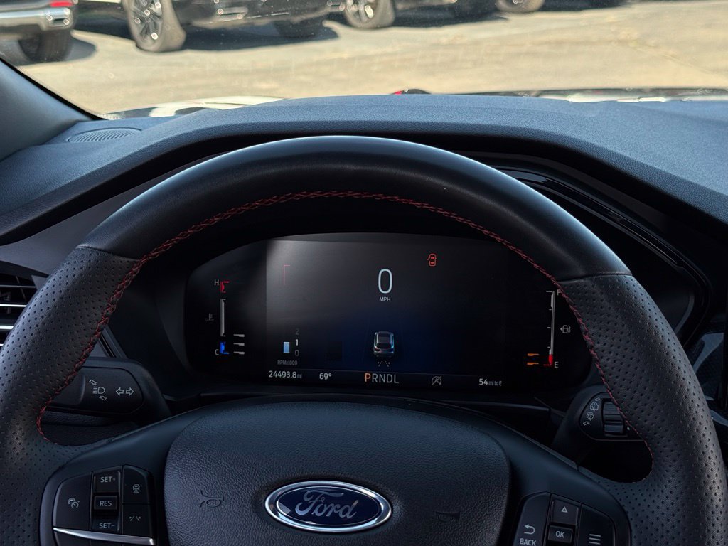 Used 2023 Ford Escape ST-Line w/ Tech Pack #1 AWD/4WD image 9