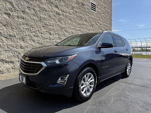 Used 2018 Chevrolet Equinox LT w/ Sun & Infotainment Package AWD/4WD image 4