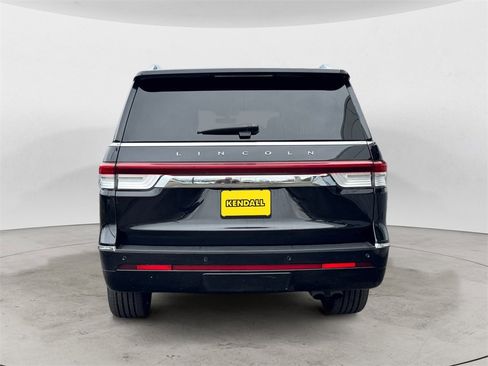 Used 2024 Lincoln Navigator Reserve image 4