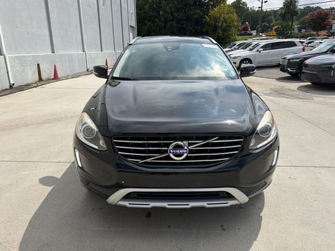 Used 2017 Volvo XC60 T6 Dynamic w/ Climate Package AWD/4WD image 6