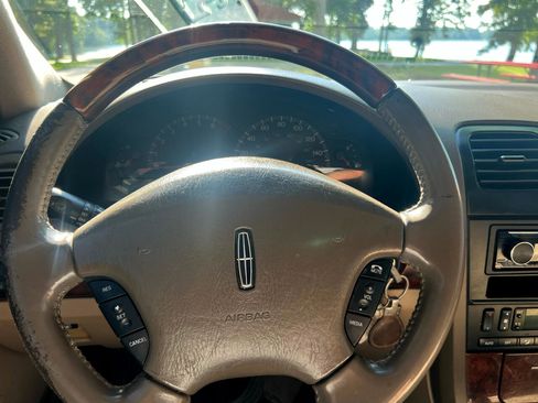 Used 2002 Lincoln LS image 24