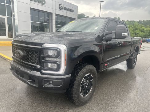 Used 2025 Ford F250 Lariat w/ Lariat Ultimate Package AWD/4WD image 2