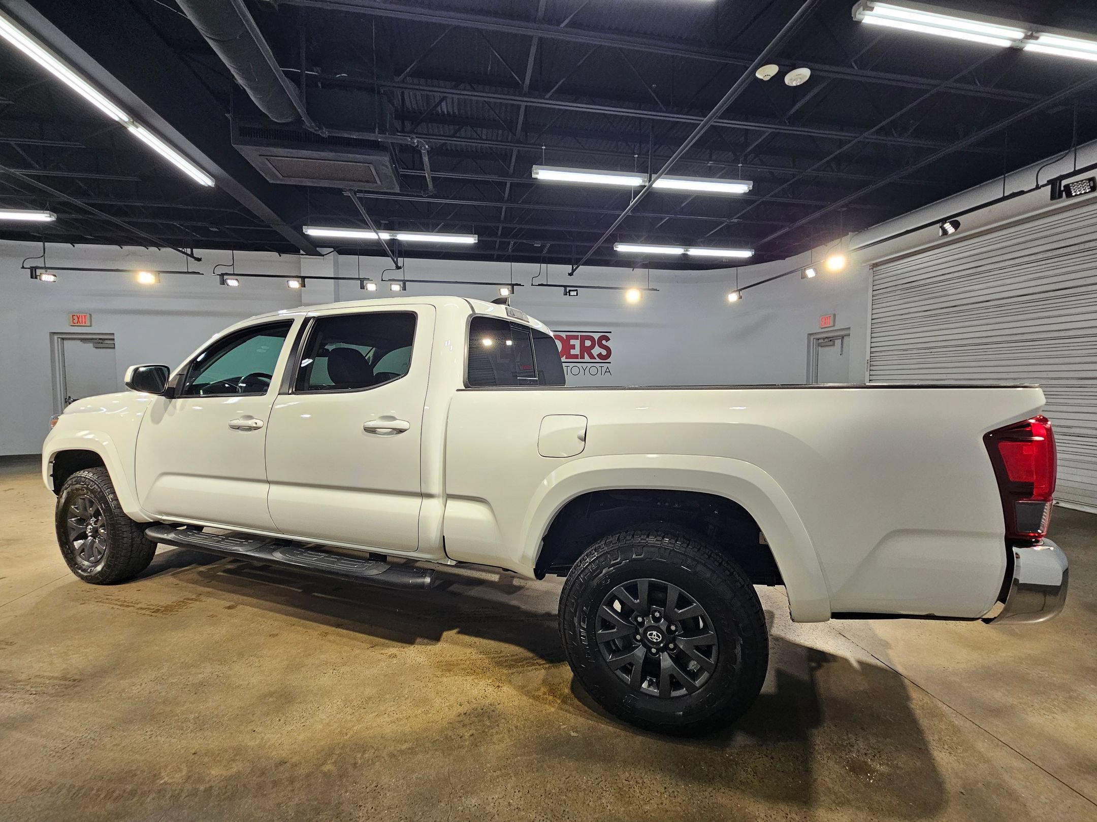 Used 2023 Toyota Tacoma SR5 RWD image 5