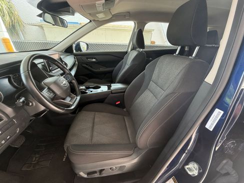 Used 2025 Nissan Rogue SV FWD image 29