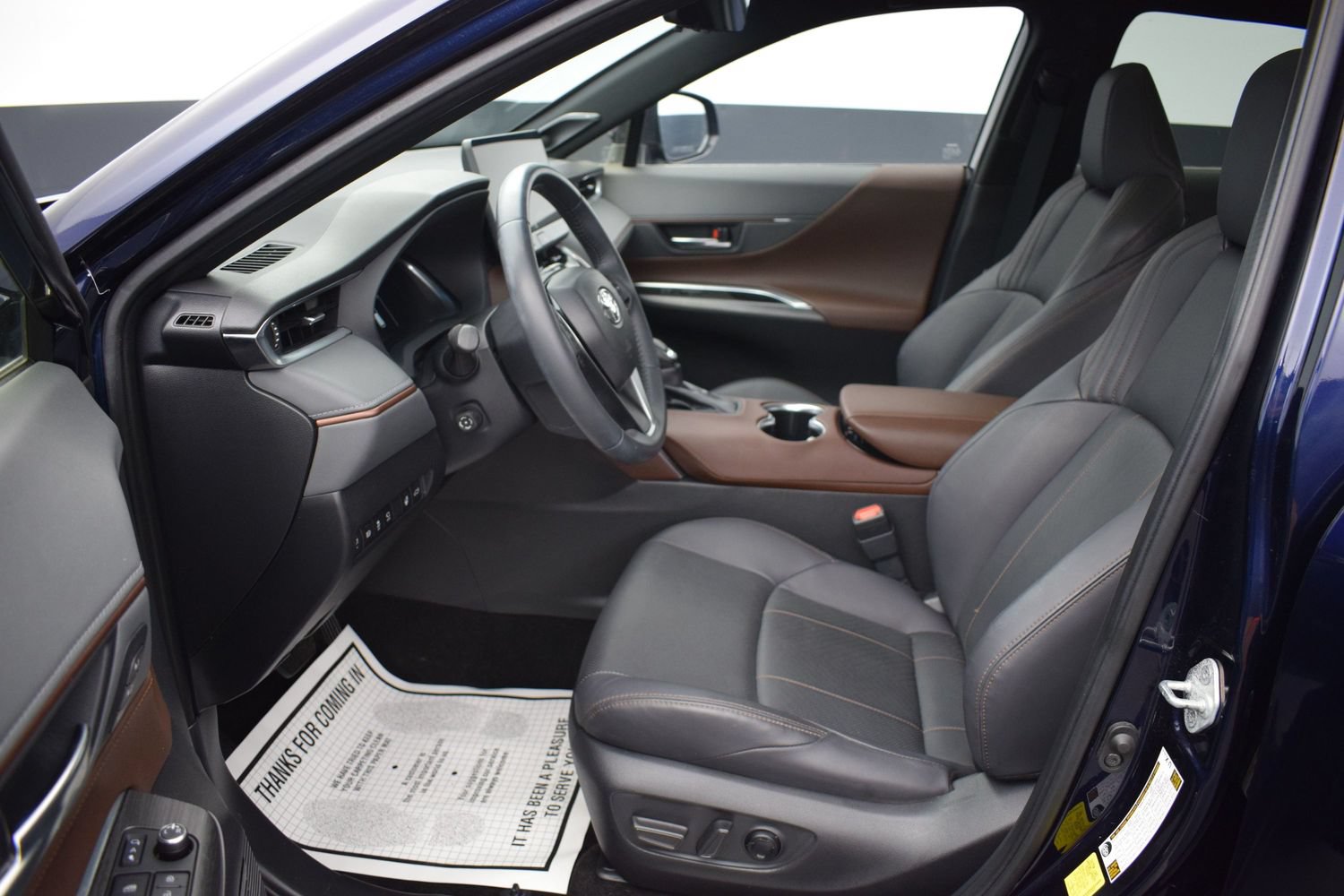 Used 2023 Toyota Venza Limited AWD/4WD image 14
