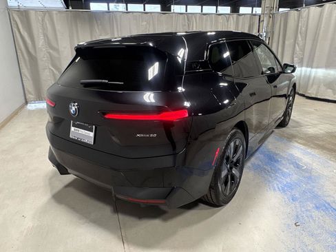 Used 2024 BMW iX xDrive50 w/ Premium Package AWD/4WD image 17