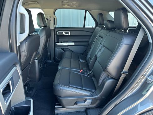 Used 2023 Ford Explorer XLT w/ Equipment Group 202A image 13