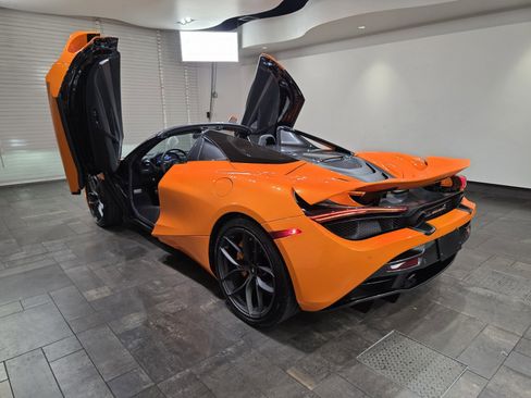 Used 2022 McLaren 720S Spider image 27