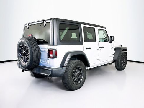 Used 2025 Jeep Wrangler Sport S image 9
