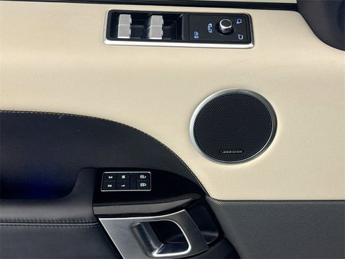 Used 2021 Land Rover Range Rover Sport HSE Silver Edition image 17