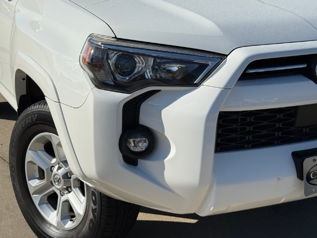 Used 2021 Toyota 4Runner SR5 AWD/4WD image 4