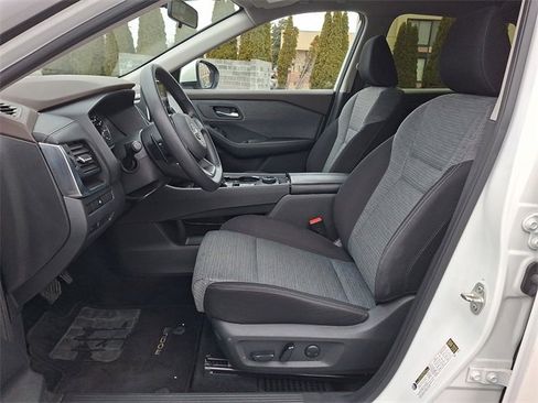 Used 2023 Nissan Rogue SV image 14