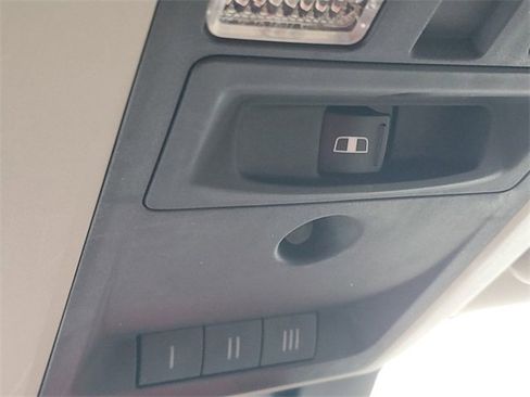 Used 2016 RAM 1500 Laramie w/ Convenience Group image 32