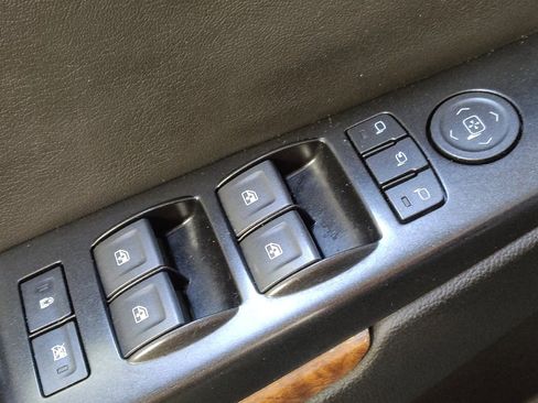 Used 2019 Chevrolet Tahoe Premier AWD/4WD image 27