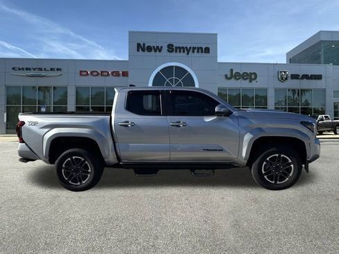 Used 2024 Toyota Tacoma TRD Sport image 2