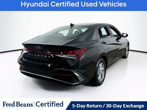 Certified 2024 Hyundai Elantra SE FWD image 11