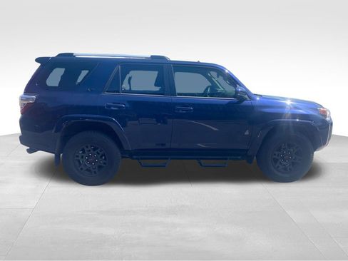 Used 2022 Toyota 4Runner SR5 image 6