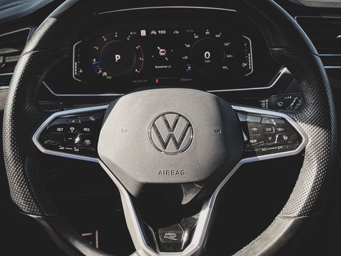 Used 2022 Volkswagen Tiguan SEL R-Line AWD/4WD image 12