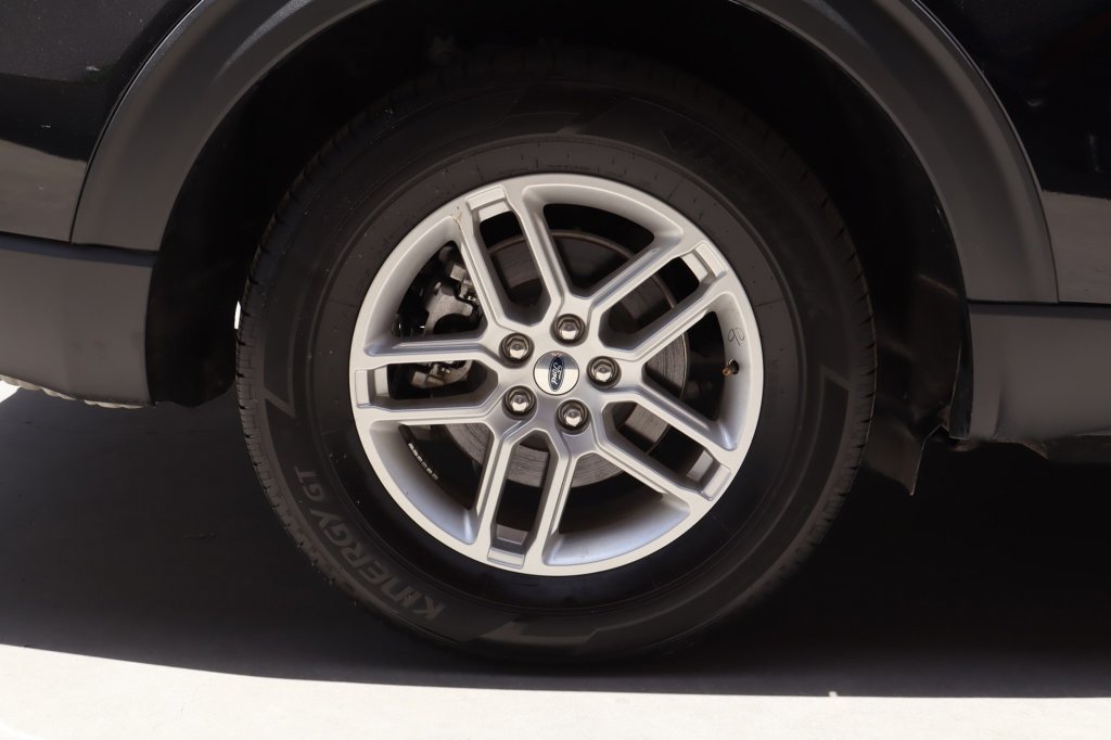 Used 2025 Ford Explorer Active RWD image 15