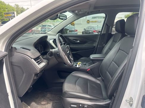 Used 2022 GMC Terrain SLT w/ Infotainment Package II AWD/4WD image 19