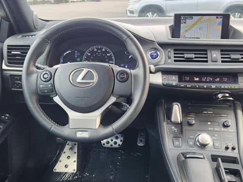 Used 2014 Lexus CT 200h image 16