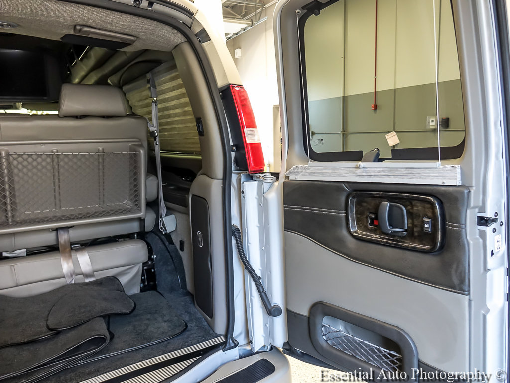 Used 2023 Chevrolet Express 2500 RWD image 16