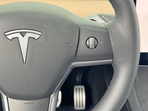 Used 2022 Tesla Model Y Performance image 20