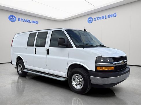 Used 2024 Chevrolet Express 2500 w/ Driver Convenience Package image 13