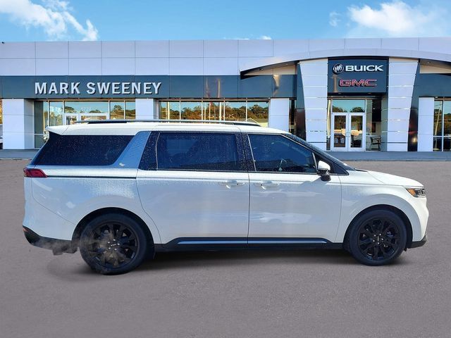 Used 2024 Kia Carnival FWD image 34