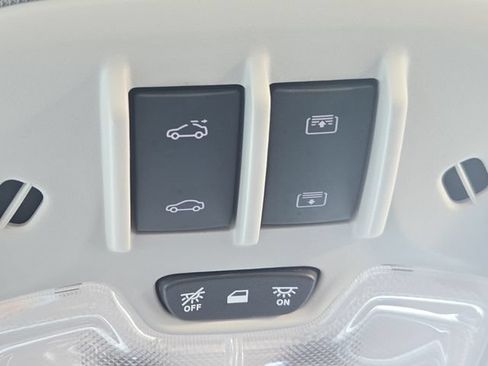 Used 2023 Chevrolet Bolt EUV Premier w/ Sun & Sound Package FWD image 24