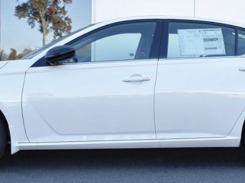 New 2025 Nissan Altima 2.5 SR w/ SR Premium Package image 2