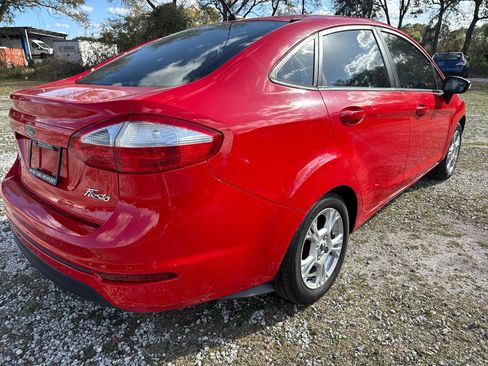 Used 2014 Ford Fiesta SE image 4