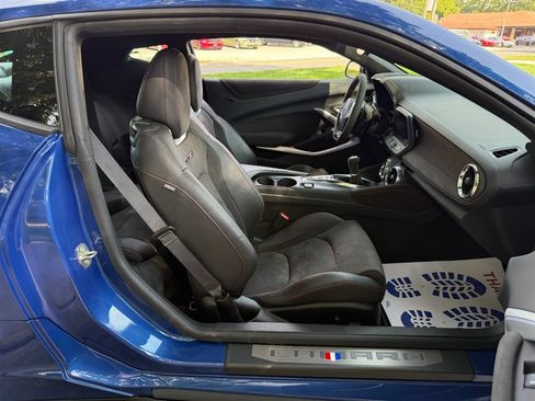 Used 2022 Chevrolet Camaro ZL1 RWD image 55
