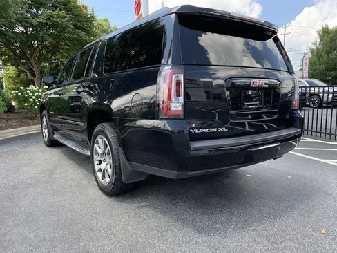 Used 2016 GMC Yukon XL SLT w/ Premium Edition AWD/4WD image 6