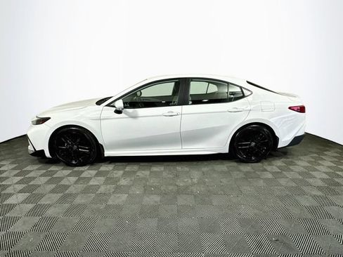Certified 2025 Toyota Camry SE w/ Convenience Package FWD image 5