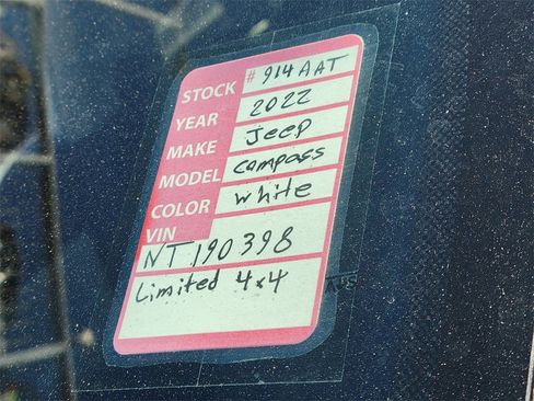 Used 2022 Jeep Compass Limited image 31