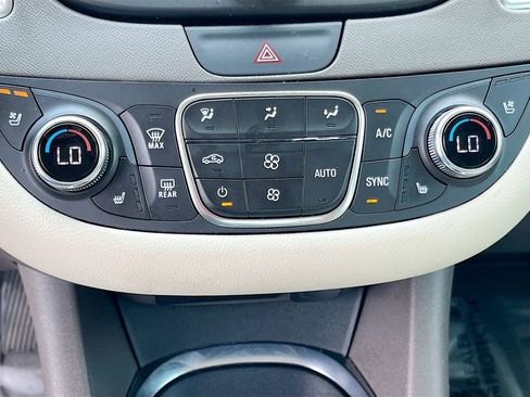 Used 2021 Chevrolet Malibu Premier FWD image 16