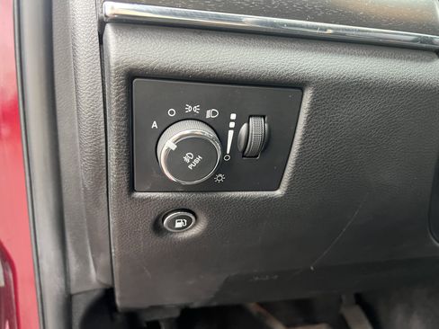 Used 2017 Jeep Grand Cherokee Limited image 19