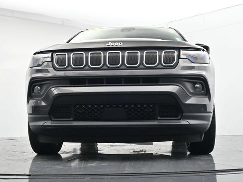 Used 2022 Jeep Compass Latitude FWD image 34