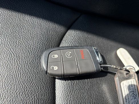Used 2025 Jeep Compass Limited AWD/4WD image 25