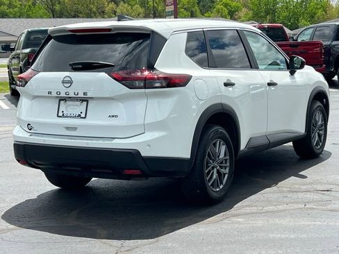 Used 2024 Nissan Rogue S AWD/4WD image 40