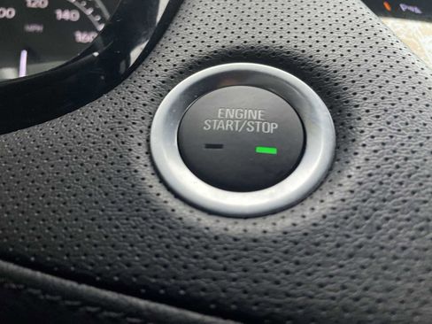 Certified 2025 Cadillac XT5 Premium Luxury image 17