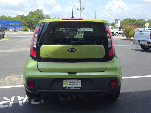 Used 2017 Kia Soul FWD image 6