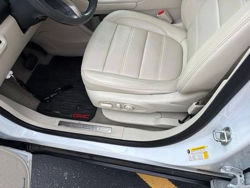 Used 2020 GMC Acadia Denali FWD image 11