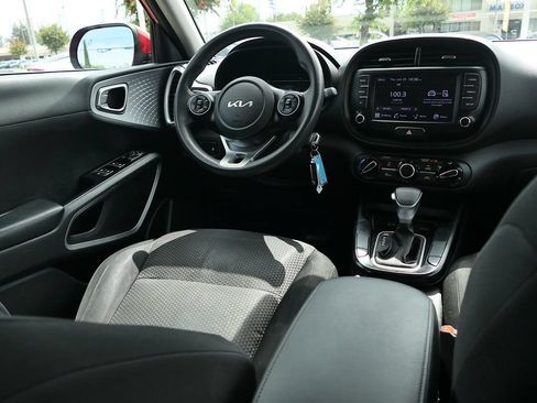 Used 2022 Kia Soul LX w/ Technology Package FWD image 24