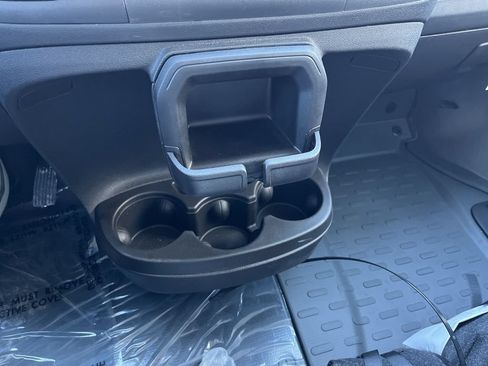 New 2025 RAM ProMaster 2500 w/ Convenience Group FWD image 18
