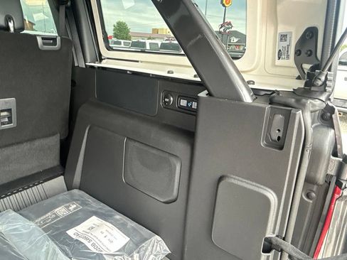 Used 2025 Ford Bronco Badlands AWD/4WD image 18
