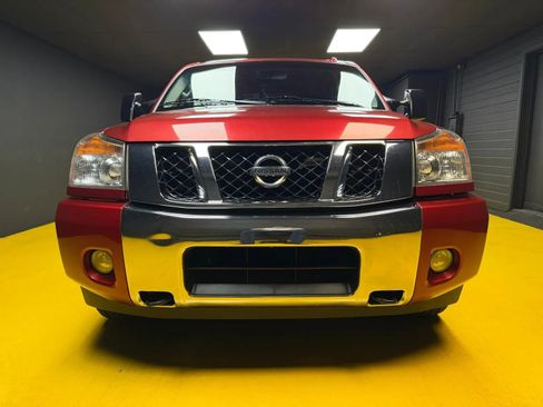 Used 2014 Nissan Titan SV w/ SV Premium Utility Package image 2