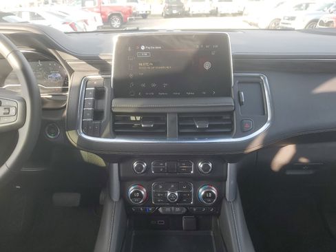 Used 2023 GMC Yukon XL SLT w/ SLT Luxury Package image 10