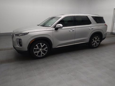 Used 2021 Hyundai Palisade SEL w/ Premium Package FWD image 2